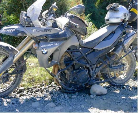 http://www.partireper.it/wp-content/uploads/2013/11/gionata-nencini-partireper.it-honda-transalp-bmw-f800gs-spezzata-fail-broke-apart-580x473.jpg