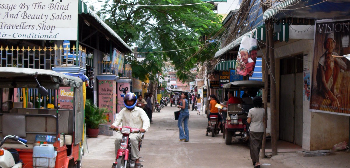 gionata-nencini-partireper-honda-transalp-cambogia-2006-tour-transiberiano-phnom-penh-foratura